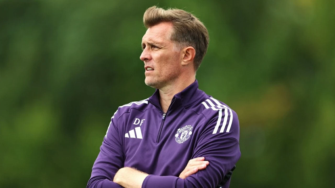 Man Utd chỉ định huyền thoại Darren Fletcher làm HLV tạm quyền