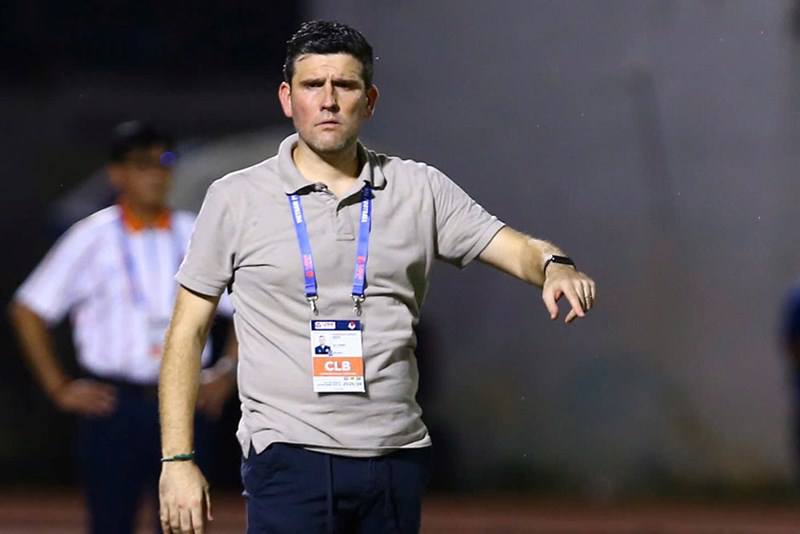 Vì sao trọng tài Malaysia bị HLV Ninh Bình chỉ trích nặng nề?